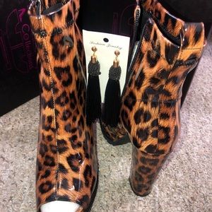 Platform Ankle Booties 💕